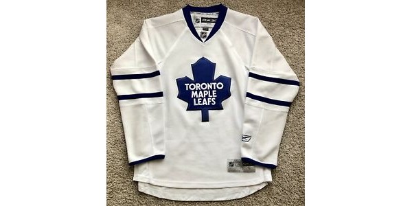 Toronto Maple Leafs pobijedio je Montreal Canadiens sa 4: 0 Toronto Maple Leafs pobijedio je Montreal Canadiens sa 4: 0